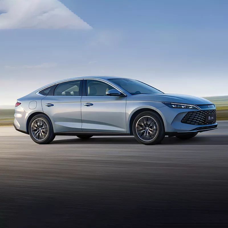 BYD Qin L DM-i uusi energia-ajoneuvo